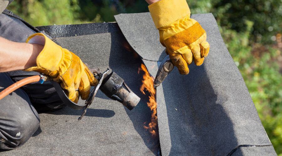 Professional gutter cleaning in Smelterville, ID
